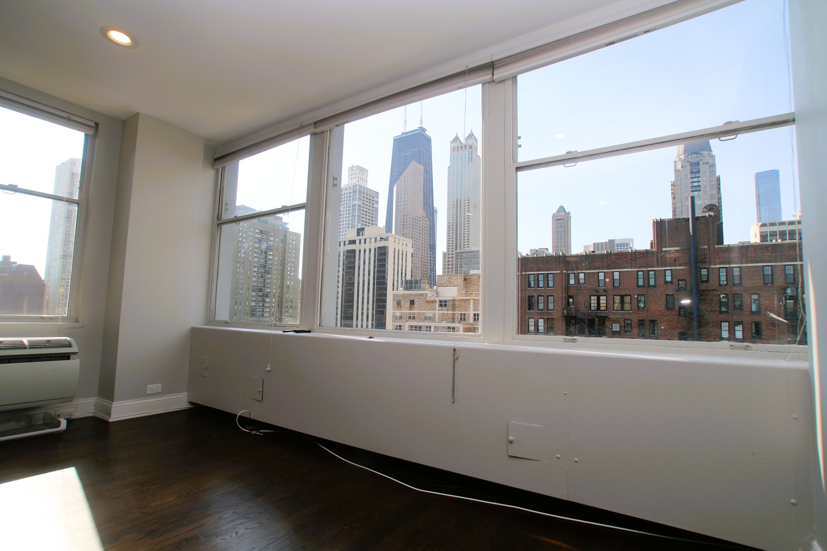 30 E Elm Street 21C