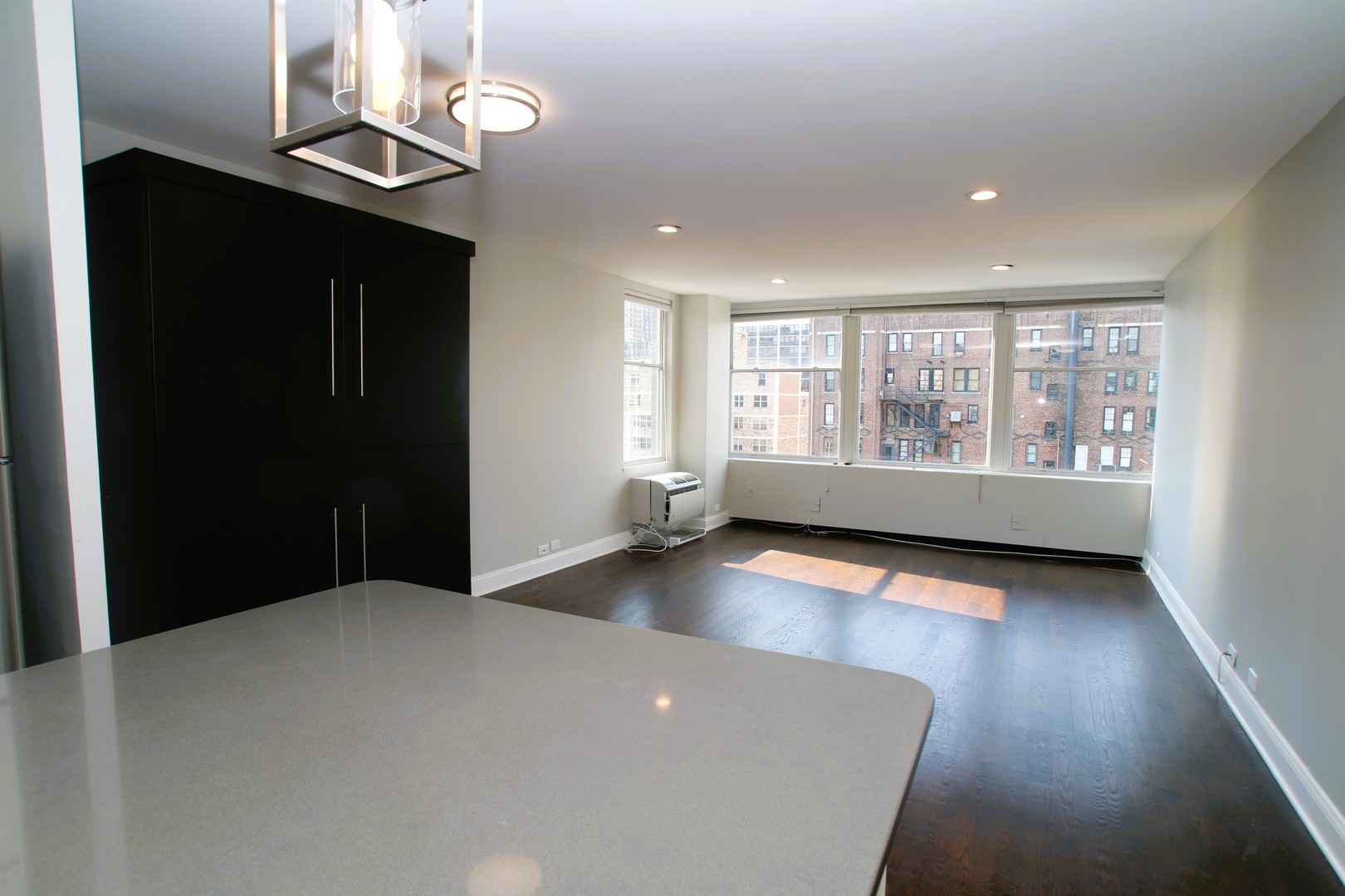 30 E Elm Street 21C