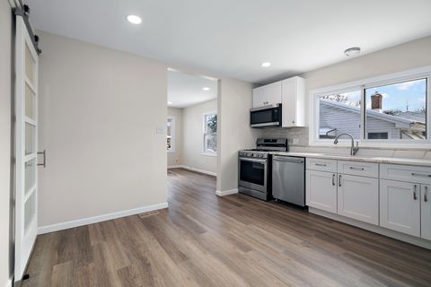 Tiny photo for 635 S Alma Avenue, Kankakee, IL 60901 (MLS # 12539991)