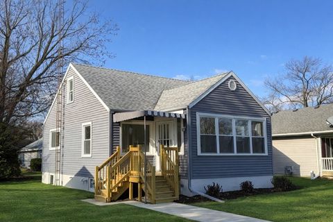 Tiny photo for 635 S Alma Avenue, Kankakee, IL 60901 (MLS # 12539991)