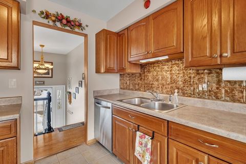 Tiny photo for 700 Evergreen Court, Romeoville, IL 60446 (MLS # 12526936)