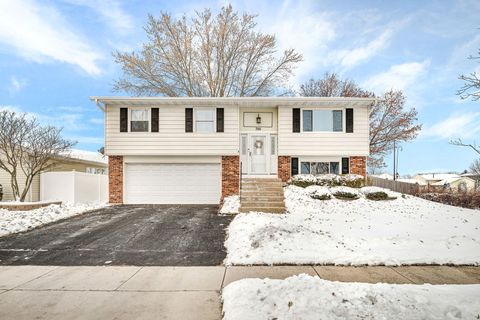 Tiny photo for 700 Evergreen Court, Romeoville, IL 60446 (MLS # 12526936)