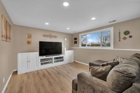 Tiny photo for 700 Evergreen Court, Romeoville, IL 60446 (MLS # 12526936)