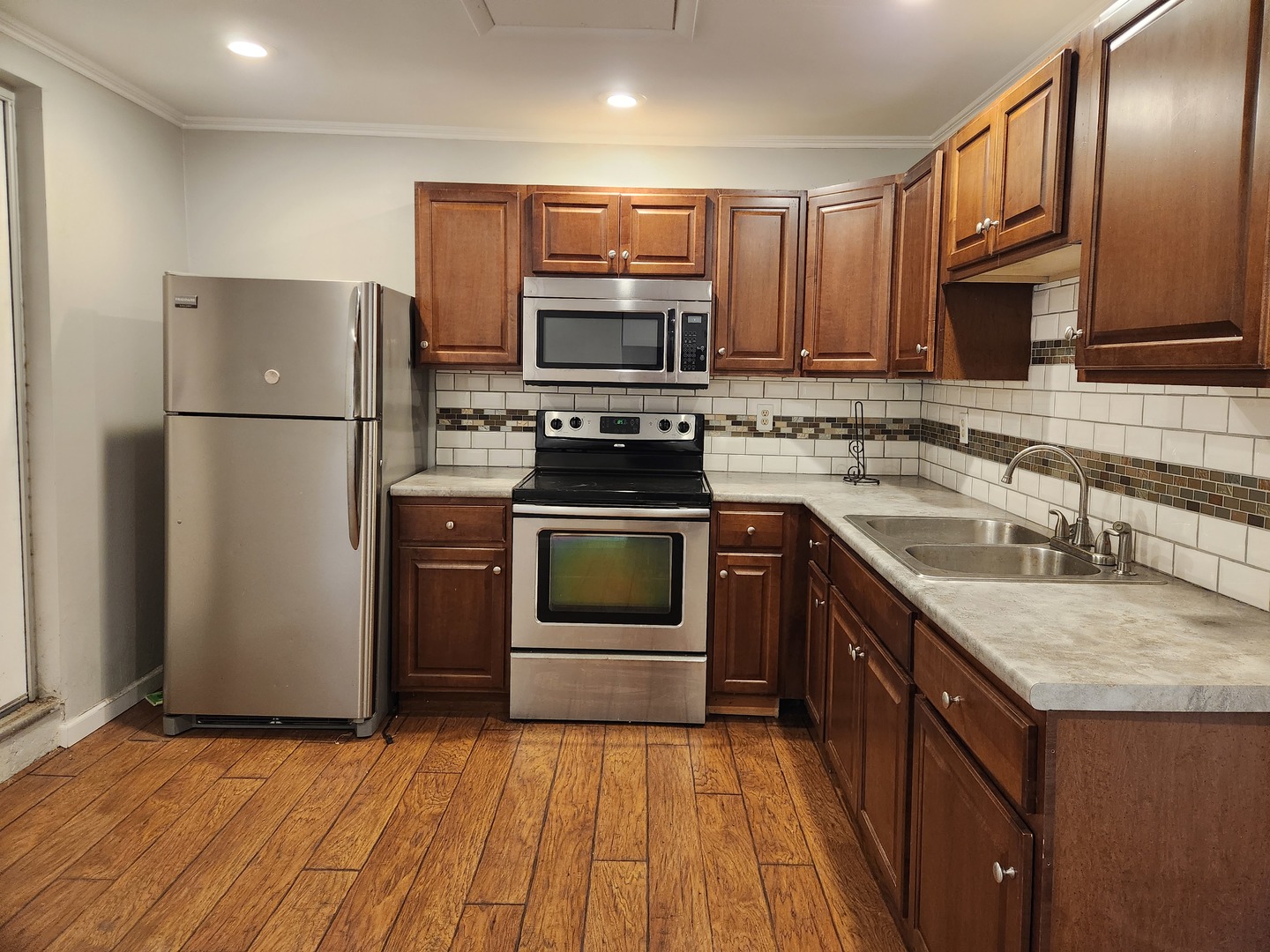 1012 MAIN Street