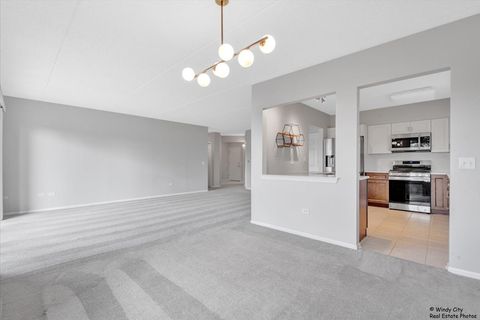 Tiny photo for 5555 N Cumberland Avenue #410, Chicago, IL 60656 (MLS # 12428404)