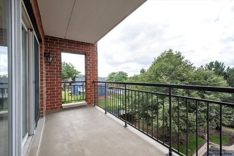 Tiny photo for 5555 N Cumberland Avenue #410, Chicago, IL 60656 (MLS # 12428404)