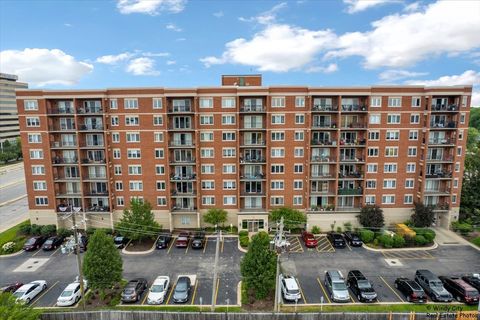 Tiny photo for 5555 N Cumberland Avenue #410, Chicago, IL 60656 (MLS # 12428404)