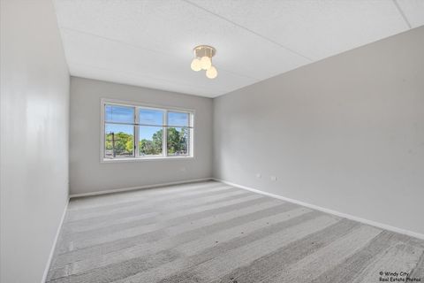 Tiny photo for 5555 N Cumberland Avenue #410, Chicago, IL 60656 (MLS # 12428404)