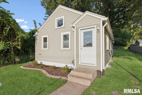 4105 11TH ST, ROCK ISLAND, IL 61201 - Image 0f12864a11e4d0cdcf838e333c3a6b49/1876046737