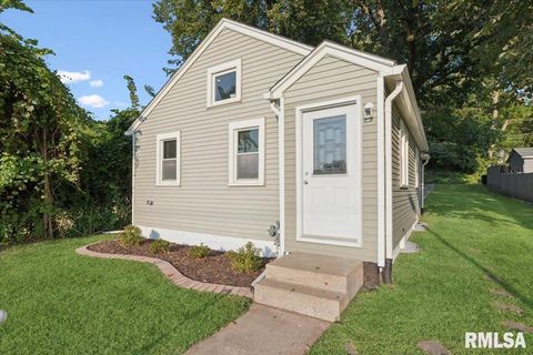 Photo of 4105 11TH Street, Rock Island, IL 61201 (MLS # 12624971)