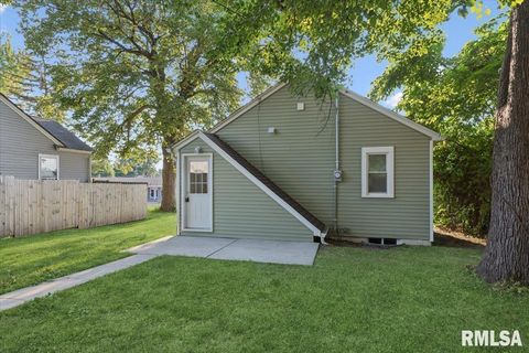 Tiny photo for 4105 11TH Street, Rock Island, IL 61201 (MLS # 12624971)