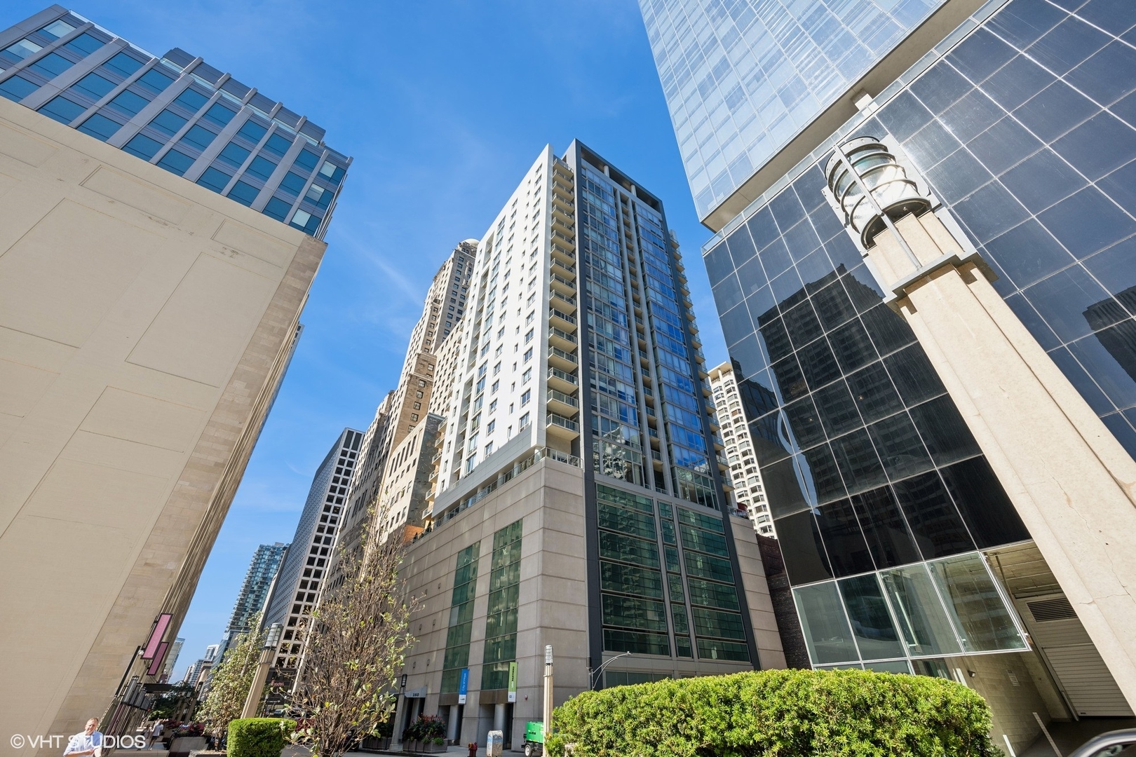 160 E Illinois Street 1102