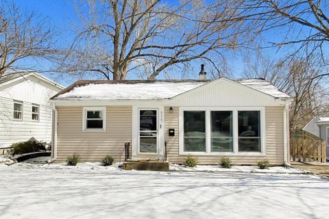 Photo of 315 S Morgan Avenue, Wheaton, IL 60187 (MLS # 12594161)