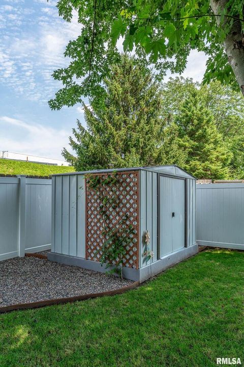 Tiny photo for 3112 W 34TH Street, Davenport, IA 52804 (MLS # QC4267244)