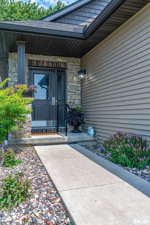 Tiny photo for 3112 W 34TH Street, Davenport, IA 52804 (MLS # QC4267244)