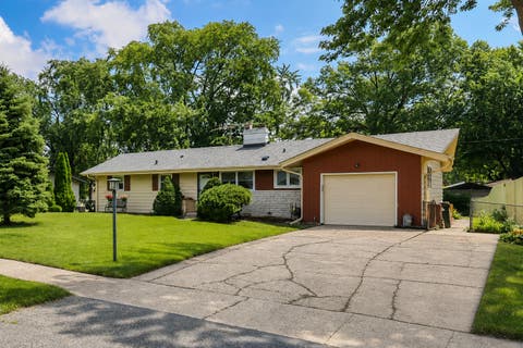 Photo of 443 Glendale Road, Roselle, IL 60172 (MLS # 12692251)