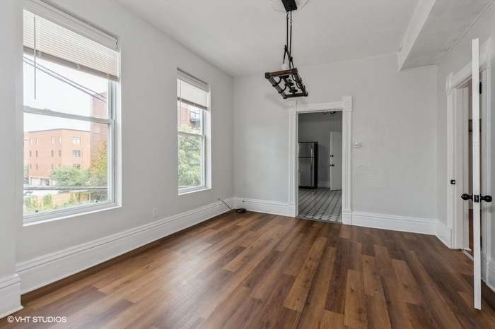 2013 W Moffat Street 3