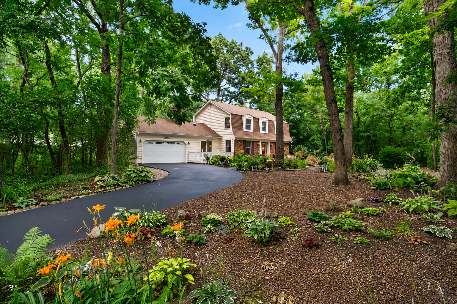 28W486 Mack Road