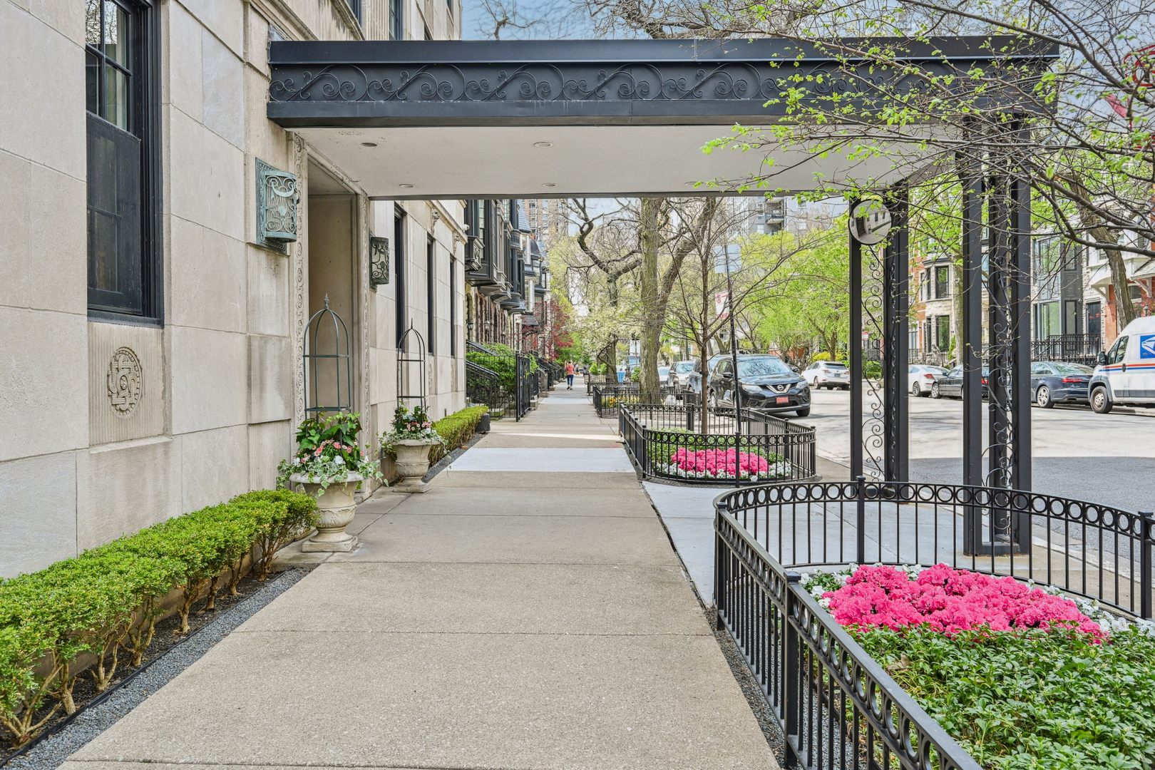 73 E ELM Street 12D