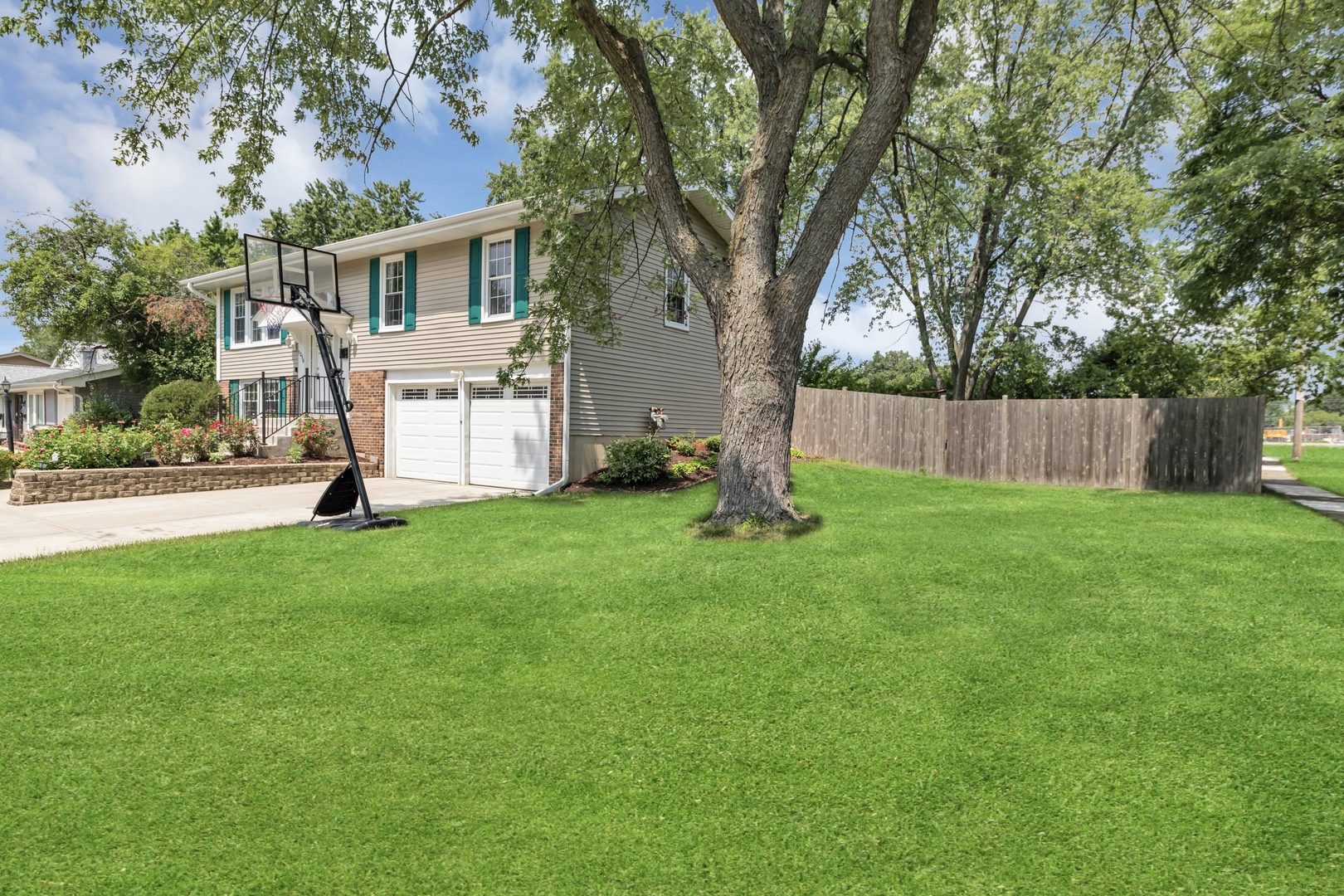 1250 Campbell Lane
