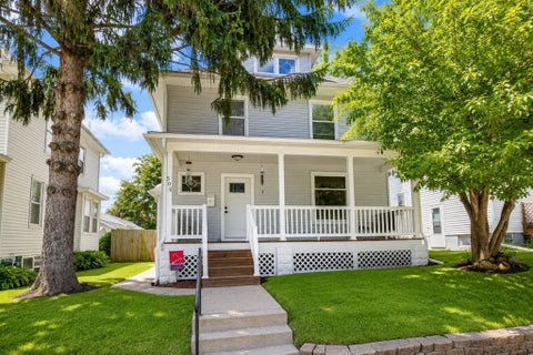 Photo of 506 E RUSHOLME Street, Davenport, IA 52803 (MLS # 12679211)