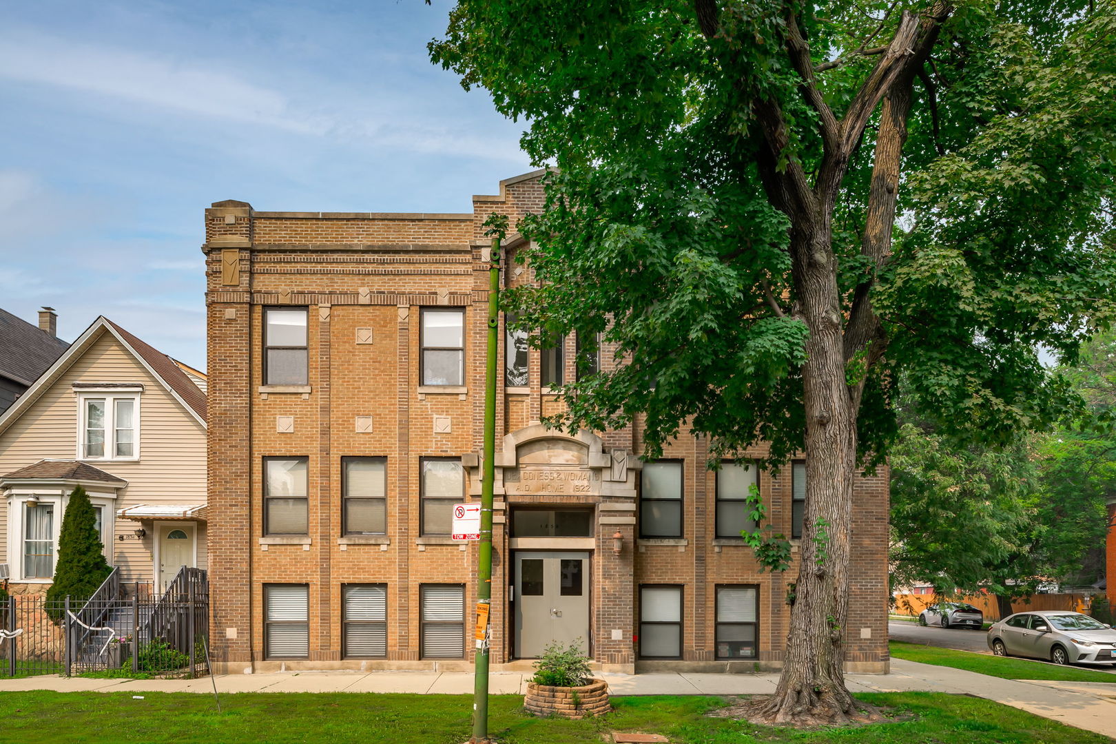 1856 N Sawyer Avenue 303