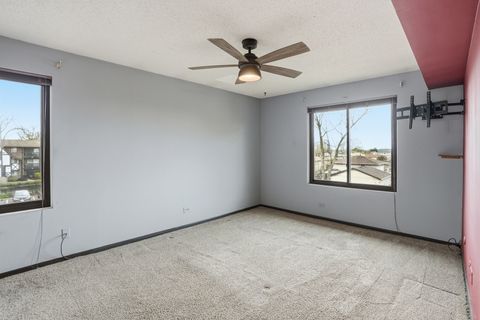 Tiny photo for 13615 Royal Court #309, Crestwood, IL 60418 (MLS # 12622286)