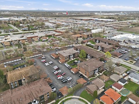 Tiny photo for 13615 Royal Court #309, Crestwood, IL 60418 (MLS # 12622286)