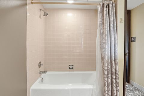 Tiny photo for 13615 Royal Court #309, Crestwood, IL 60418 (MLS # 12622286)