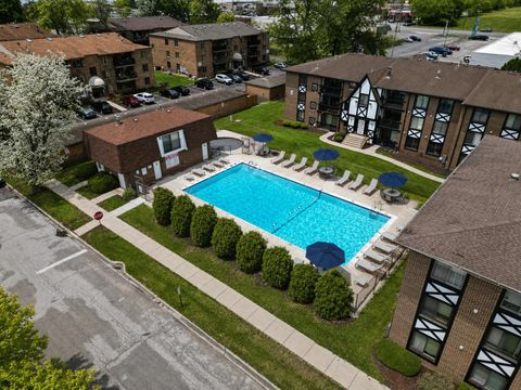 Tiny photo for 13615 Royal Court #309, Crestwood, IL 60418 (MLS # 12622286)