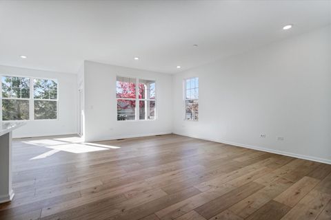 Tiny photo for 40 Tournament Drive, Hawthorn Woods, IL 60047 (MLS # 12491607)