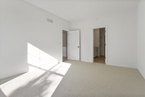 Tiny photo for 40 Tournament Drive, Hawthorn Woods, IL 60047 (MLS # 12491607)