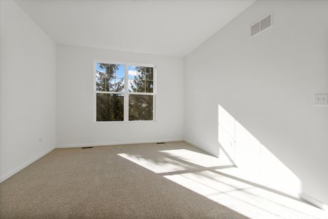 Tiny photo for 40 Tournament Drive, Hawthorn Woods, IL 60047 (MLS # 12491607)