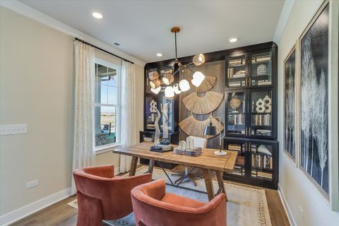 Tiny photo for 40 Tournament Drive, Hawthorn Woods, IL 60047 (MLS # 12491607)