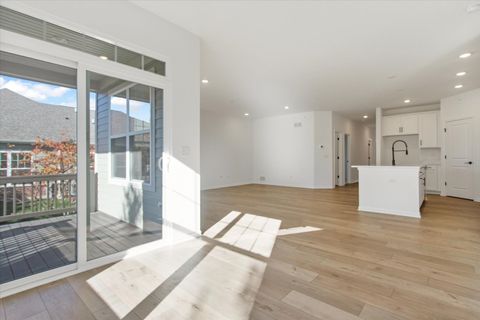 Tiny photo for 40 Tournament Drive, Hawthorn Woods, IL 60047 (MLS # 12491607)