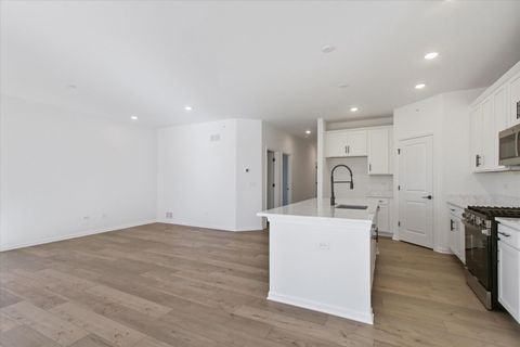 Tiny photo for 40 Tournament Drive, Hawthorn Woods, IL 60047 (MLS # 12491607)