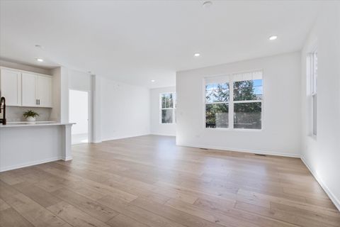 Tiny photo for 40 Tournament Drive, Hawthorn Woods, IL 60047 (MLS # 12491607)