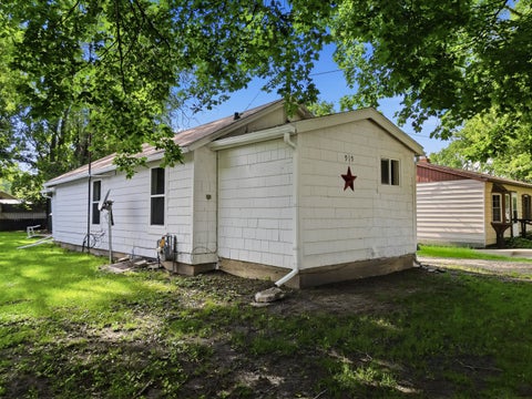Tiny photo for 919 Sheridan Avenue, Dixon, IL 61021 (MLS # 12693062)
