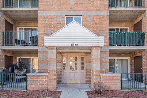 Tiny photo for 5351 N East River Road #202, Chicago, IL 60656 (MLS # 12581803)