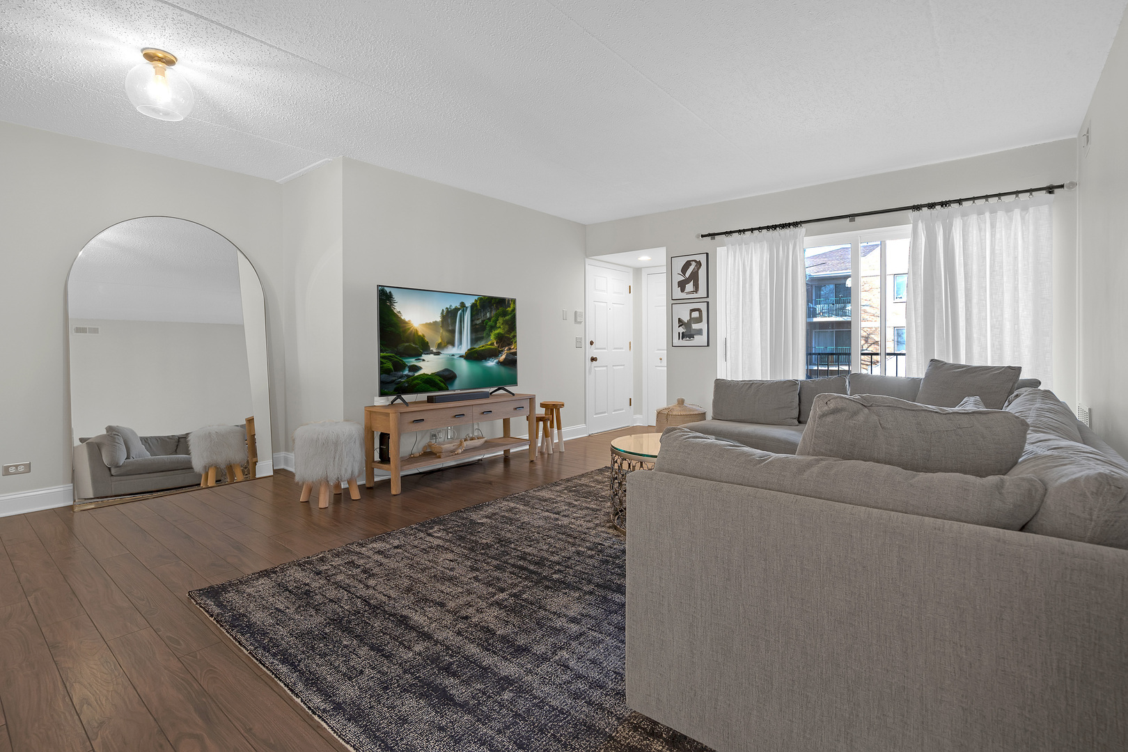 5351 N East River Road 202