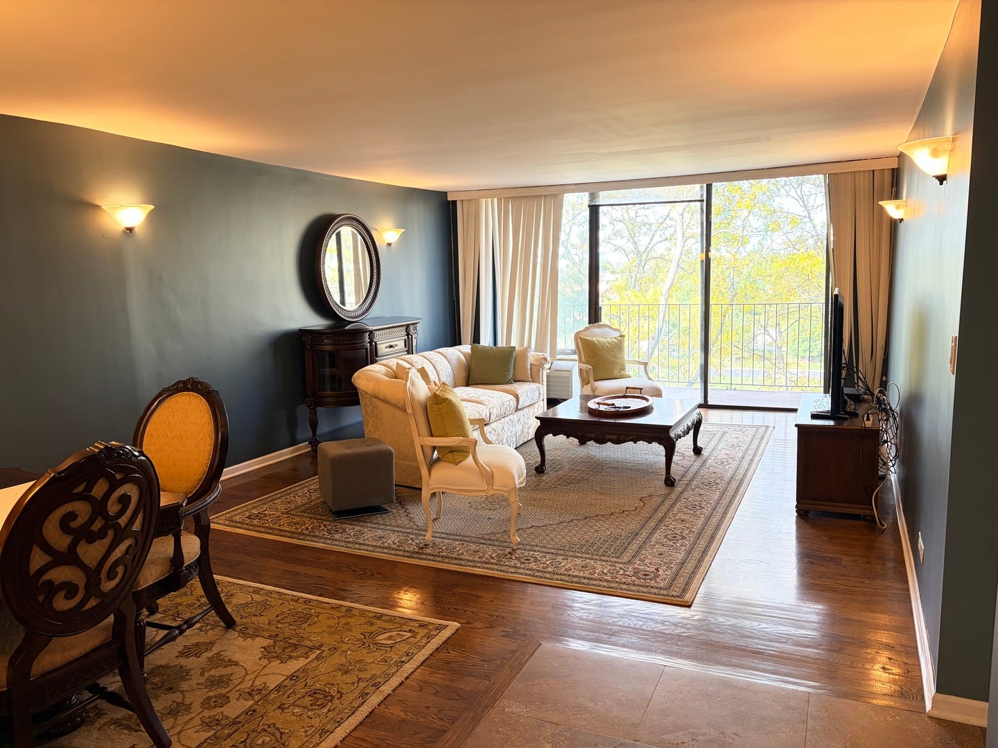 2000 Saint Regis Drive 7J