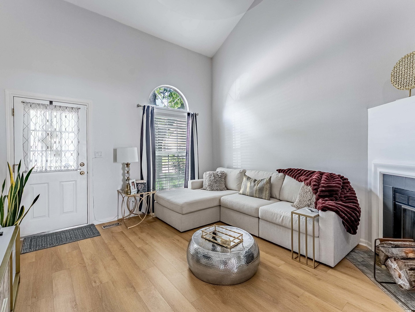 1523 Apple Grove Lane