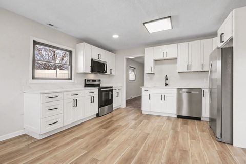 Tiny photo for 629 Thornton Street, Lockport, IL 60441 (MLS # 12594221)