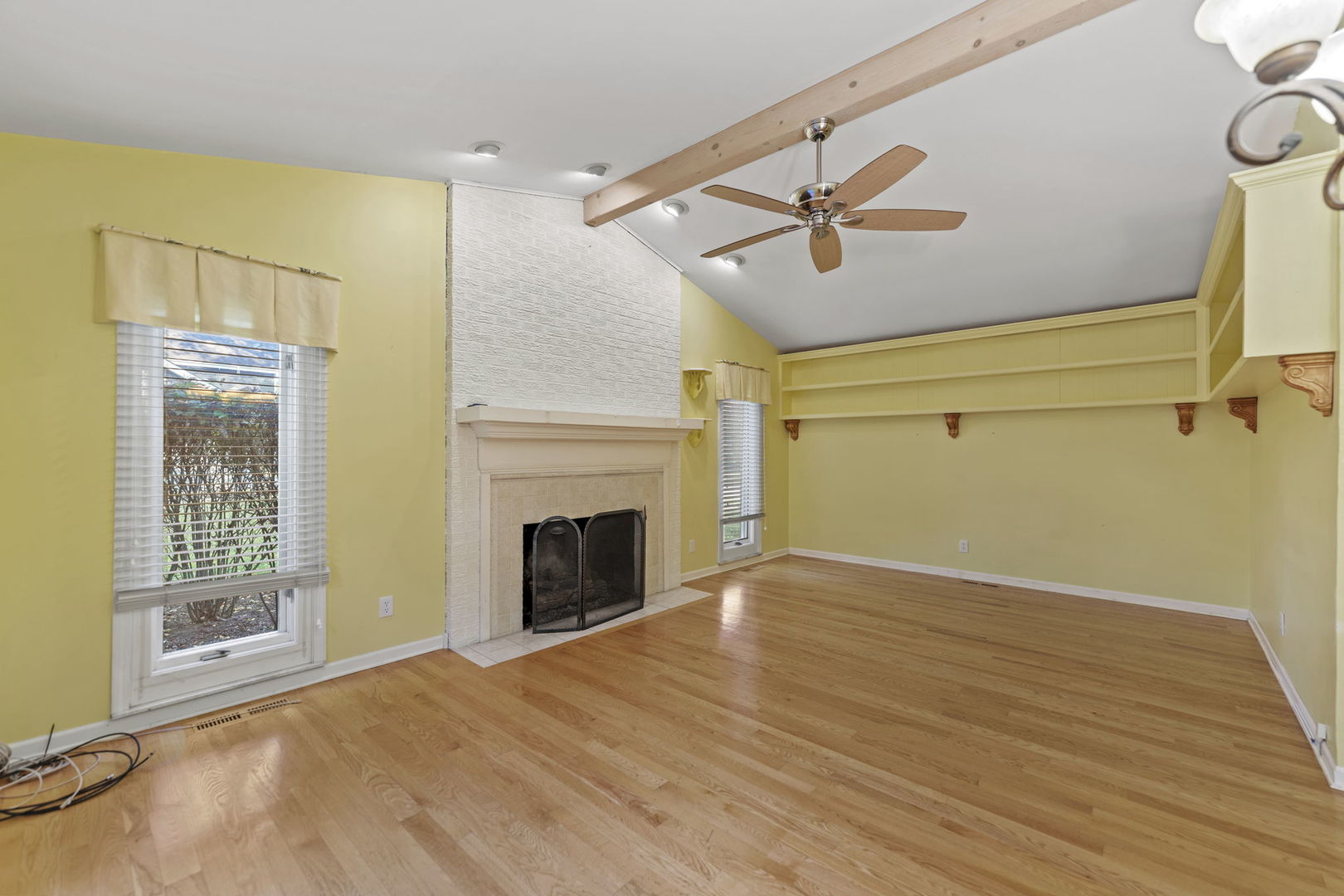 Crystal Lake, Illinois 60014, United States, 3 Bedrooms Bedrooms, ,3 BathroomsBathrooms,Residential,Active,236928