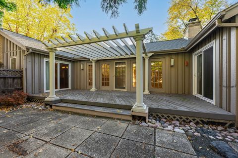 Tiny photo for 704 Saint Andrews Lane, Crystal Lake, IL 60014 (MLS # 12505801)