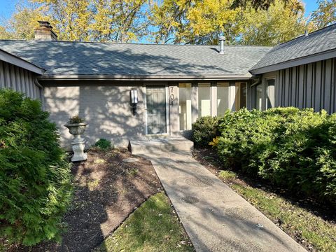 Tiny photo for 704 Saint Andrews Lane, Crystal Lake, IL 60014 (MLS # 12505801)