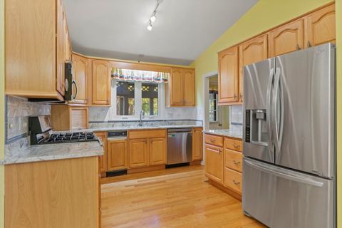 Tiny photo for 704 Saint Andrews Lane, Crystal Lake, IL 60014 (MLS # 12505801)