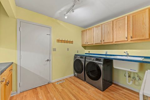 Tiny photo for 704 Saint Andrews Lane, Crystal Lake, IL 60014 (MLS # 12505801)