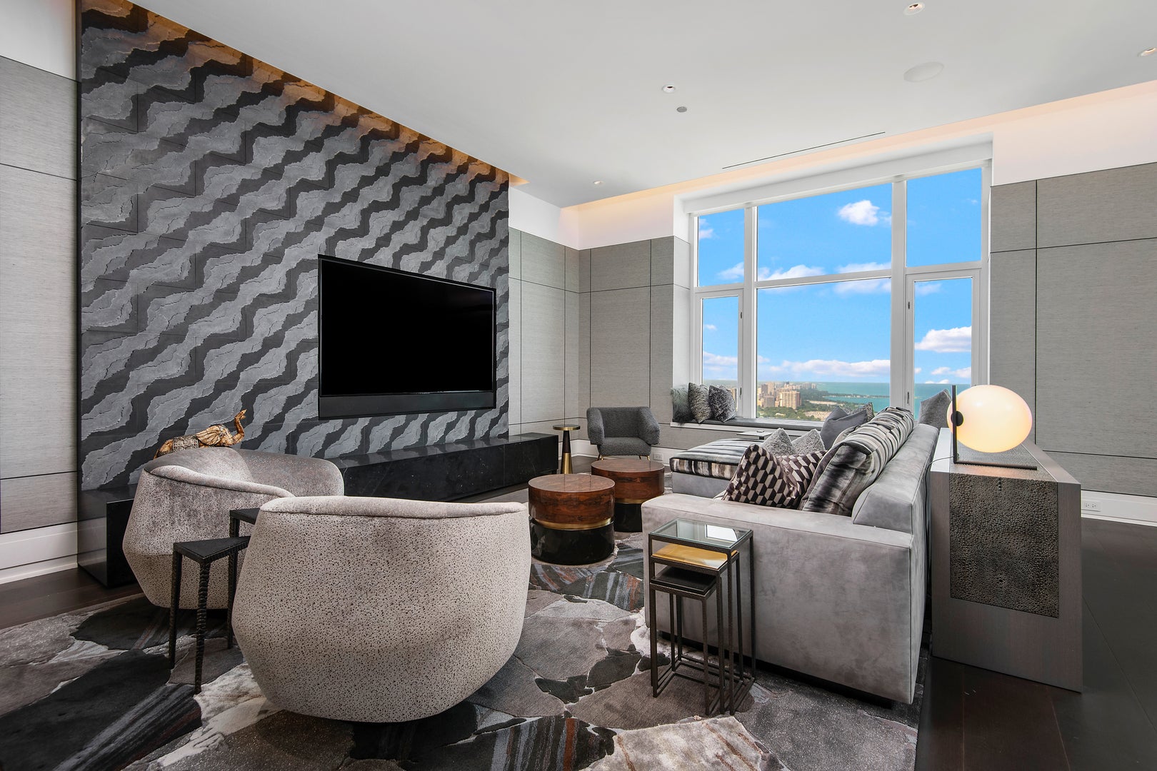 132 E Delaware Place 6206