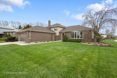 Photo of 13714 Woodridge Lane, Orland Park, IL 60462 (MLS # 12623271)